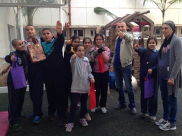 بالصور: طلاب مدرسة حسن عرفة في زيارة للاطفال المرضى بمستشفى فولفسون